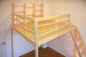 Vollholz Hochbetten maßgefertigt aus Berlin, Hochetagen, Etagenbetten, Spieletagen, Schlafebenen, bauen, Kinderbetten, Galerien, Hochbettleitern, Kita Einrichtungen, preiswert, günstig   (35)