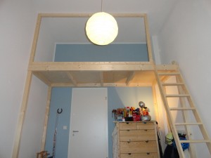 Vollholz Hochbetten maßgefertigt aus Berlin, Hochetagen, Etagenbetten, Spieletagen, Schlafebenen, bauen, Kinderbetten, Galerien, Hochbettleitern, Kita Einrichtungen, preiswert, günstig   (76)